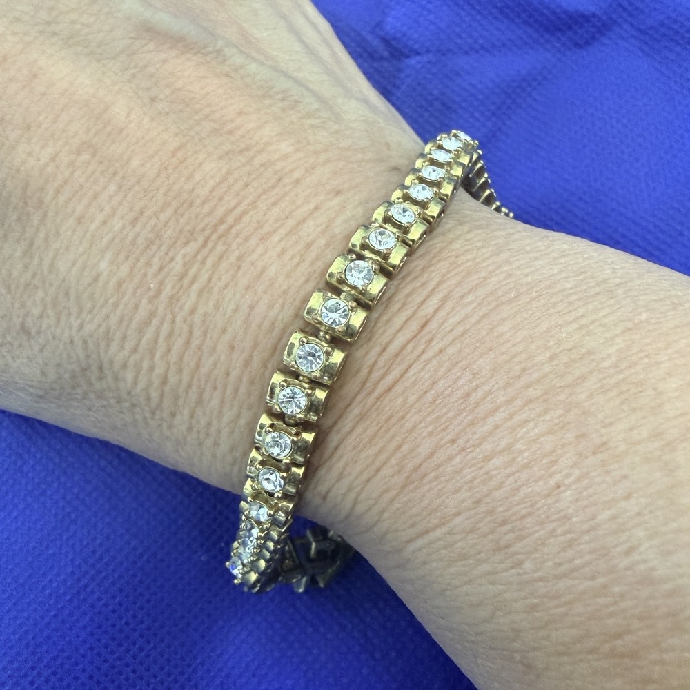 VTG Avon Gold Tone Crystal Rhinestone Tennis Bracelet 8" Box Clasp w/ Extender